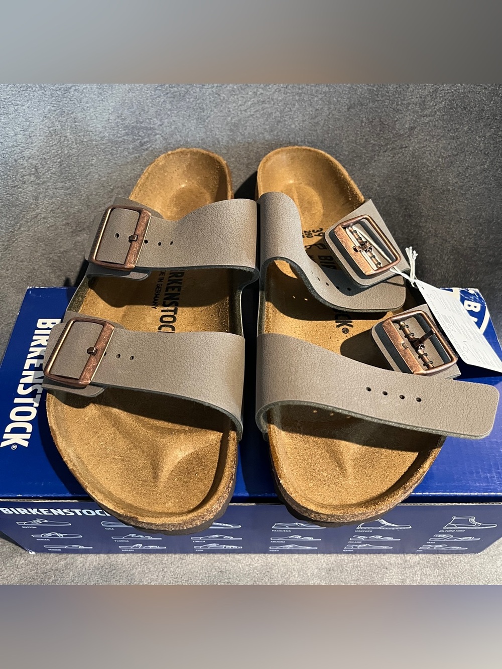 Birkenstock Women’s Arizona Sandals Stone Size 8 US 39 EU - Picture 9 of 14